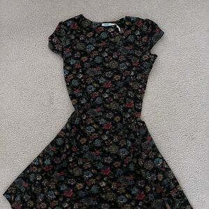 Elegant Floral Patterned Dress